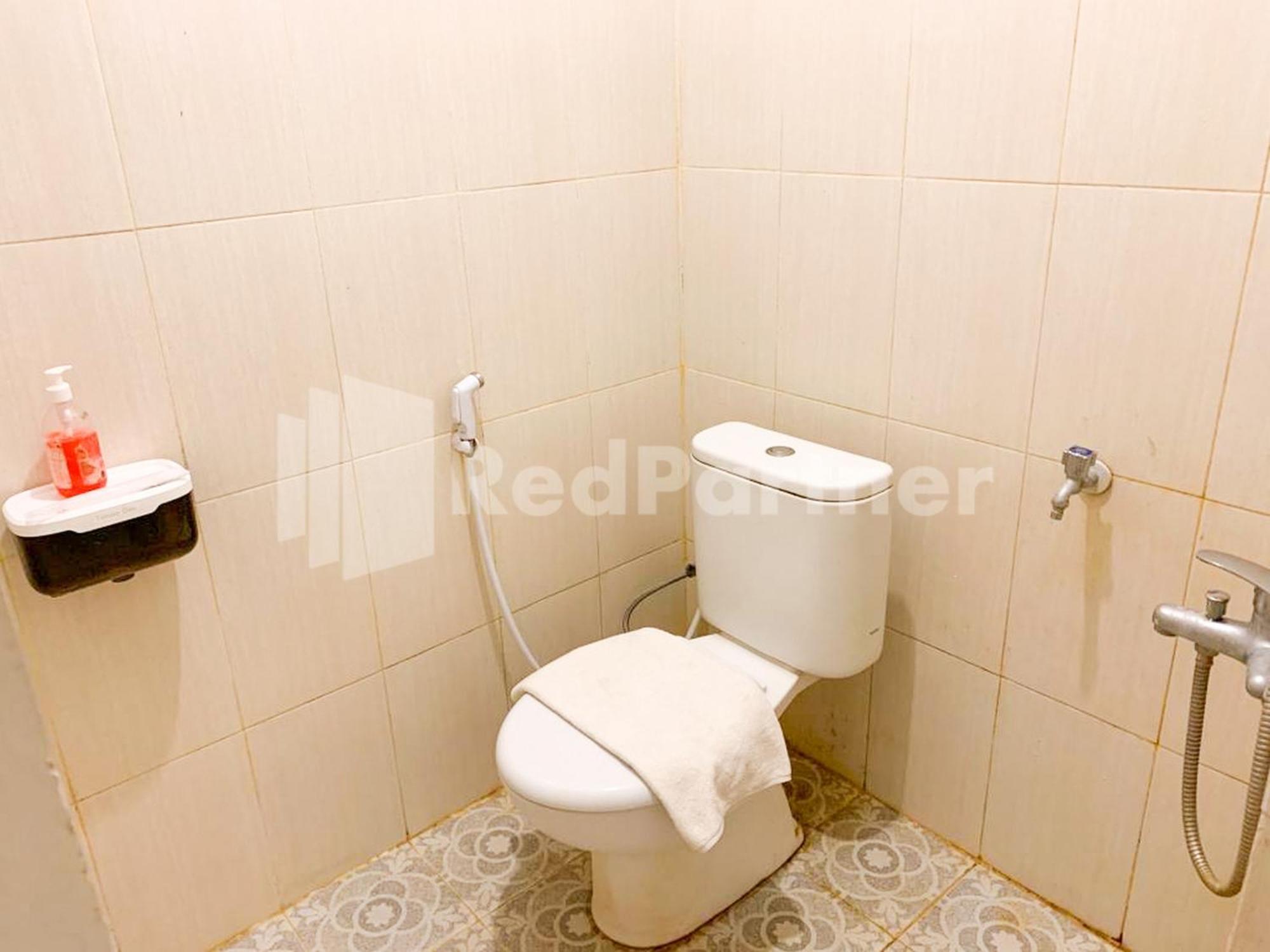 Andono Near Yia Mitra Reddoorz Hotel 3*